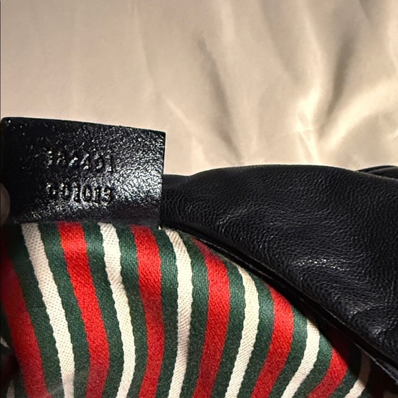 Gucci Britt Leather Hobo Bag - Picture 11 of 16